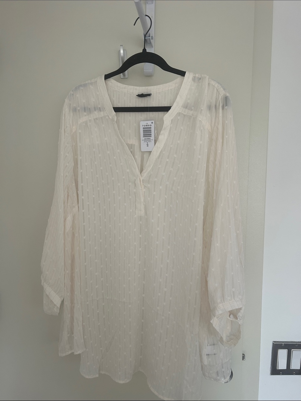 torrid cream textured split V-neck tunic